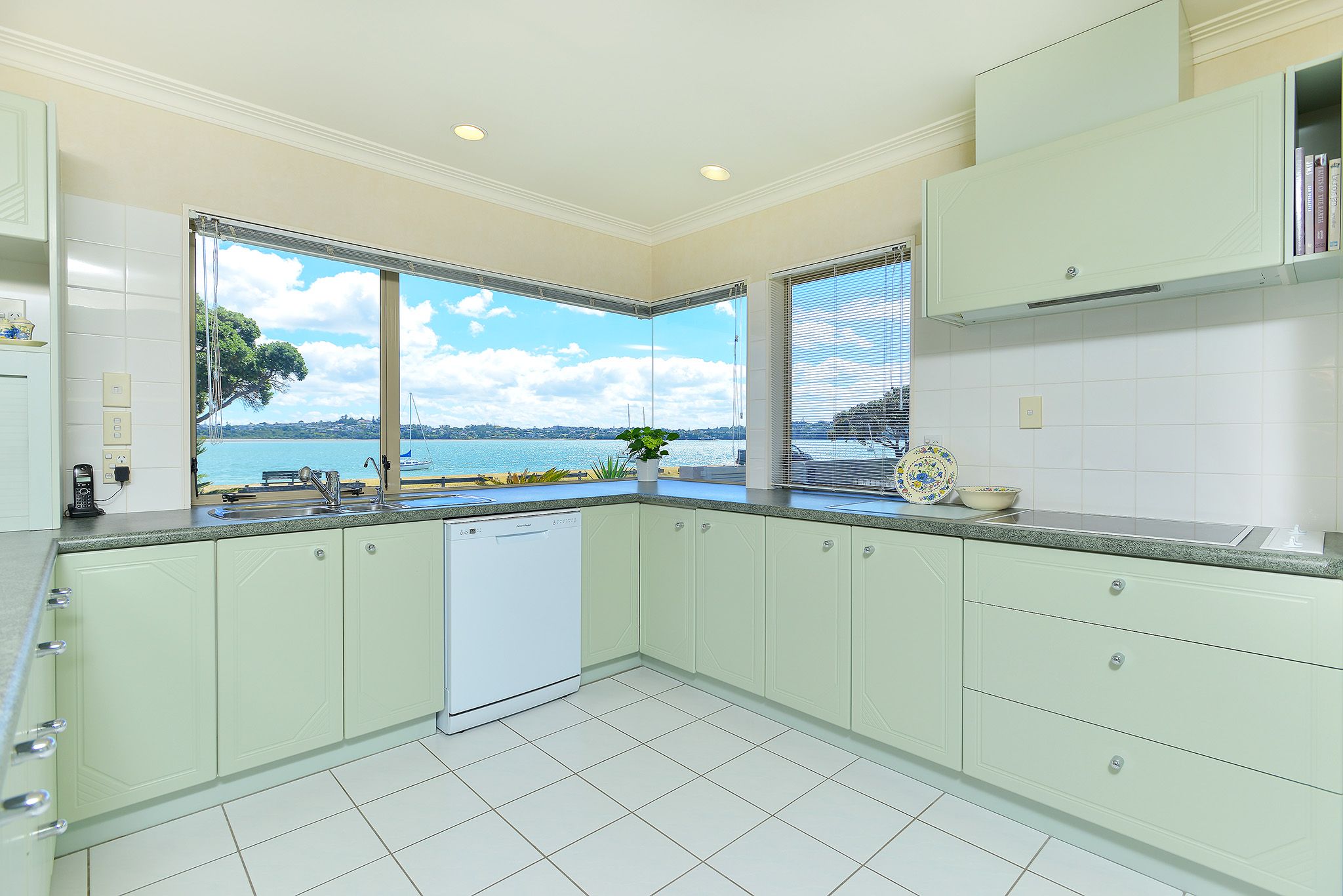 17 The Parade, Bucklands Beach, Manukau City