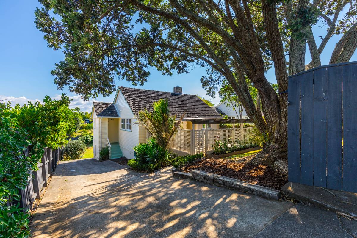 23 Clairville Crescent, Wai O Taiki Bay, Auckland Real Estate Ray