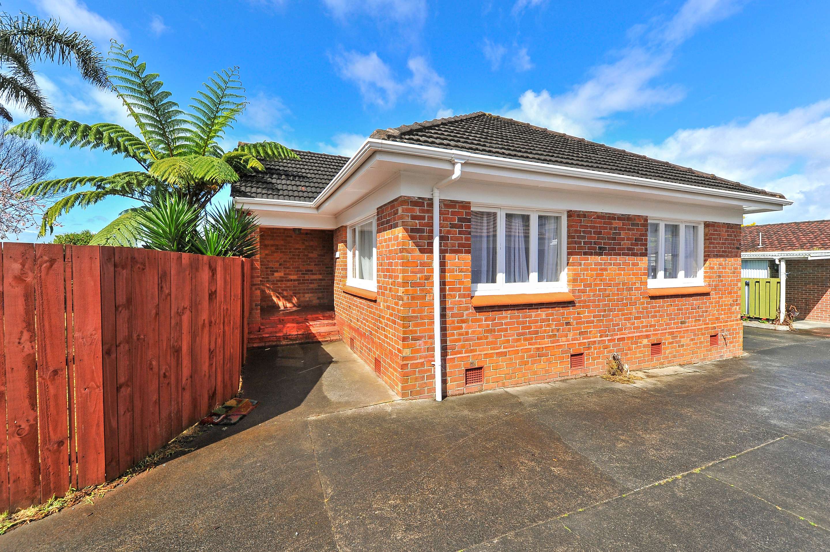 1/98 Kolmar Road, Papatoetoe, Manukau City Real Estate Ray White