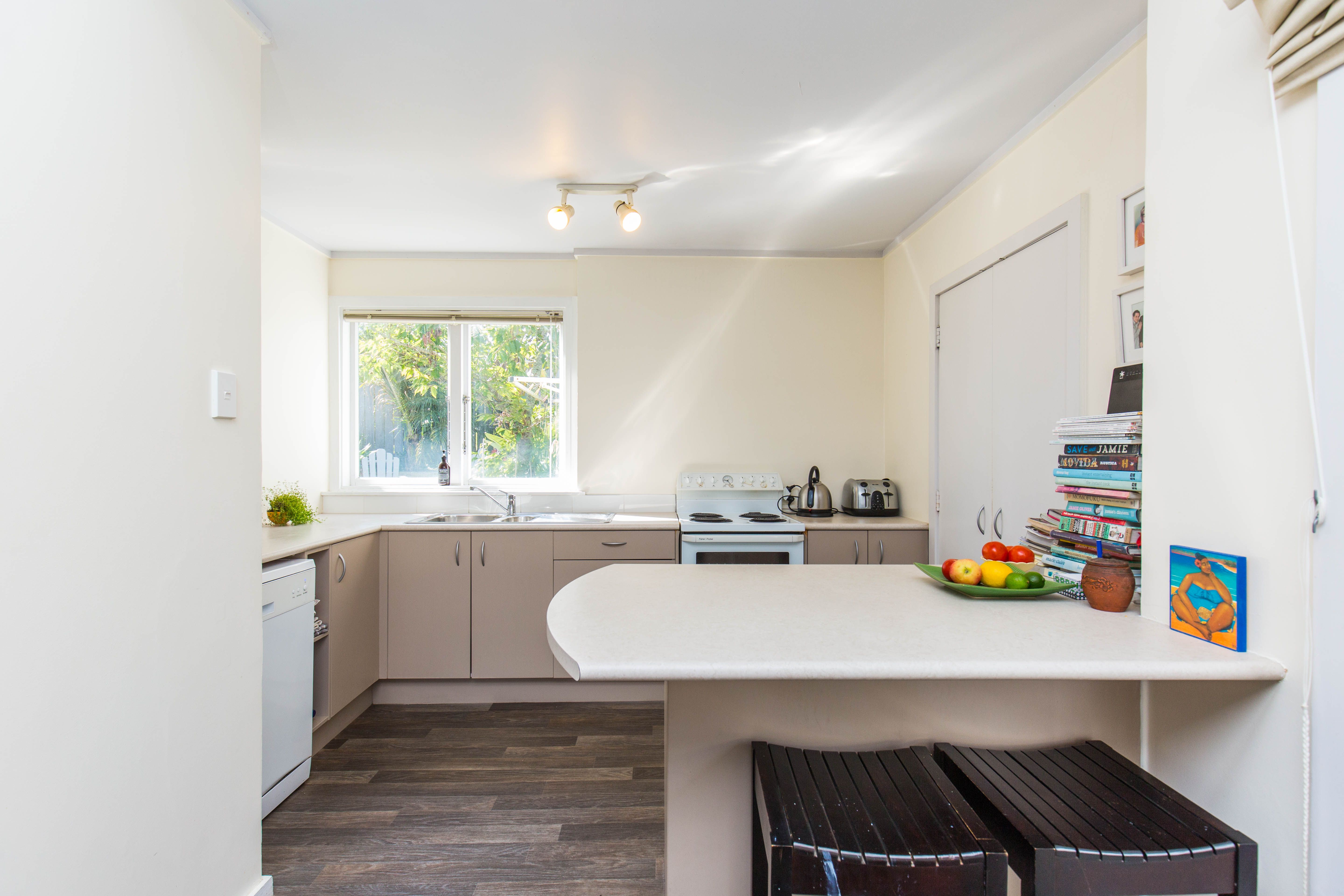 2/5 Seaside Avenue, Waterview, Auckland City