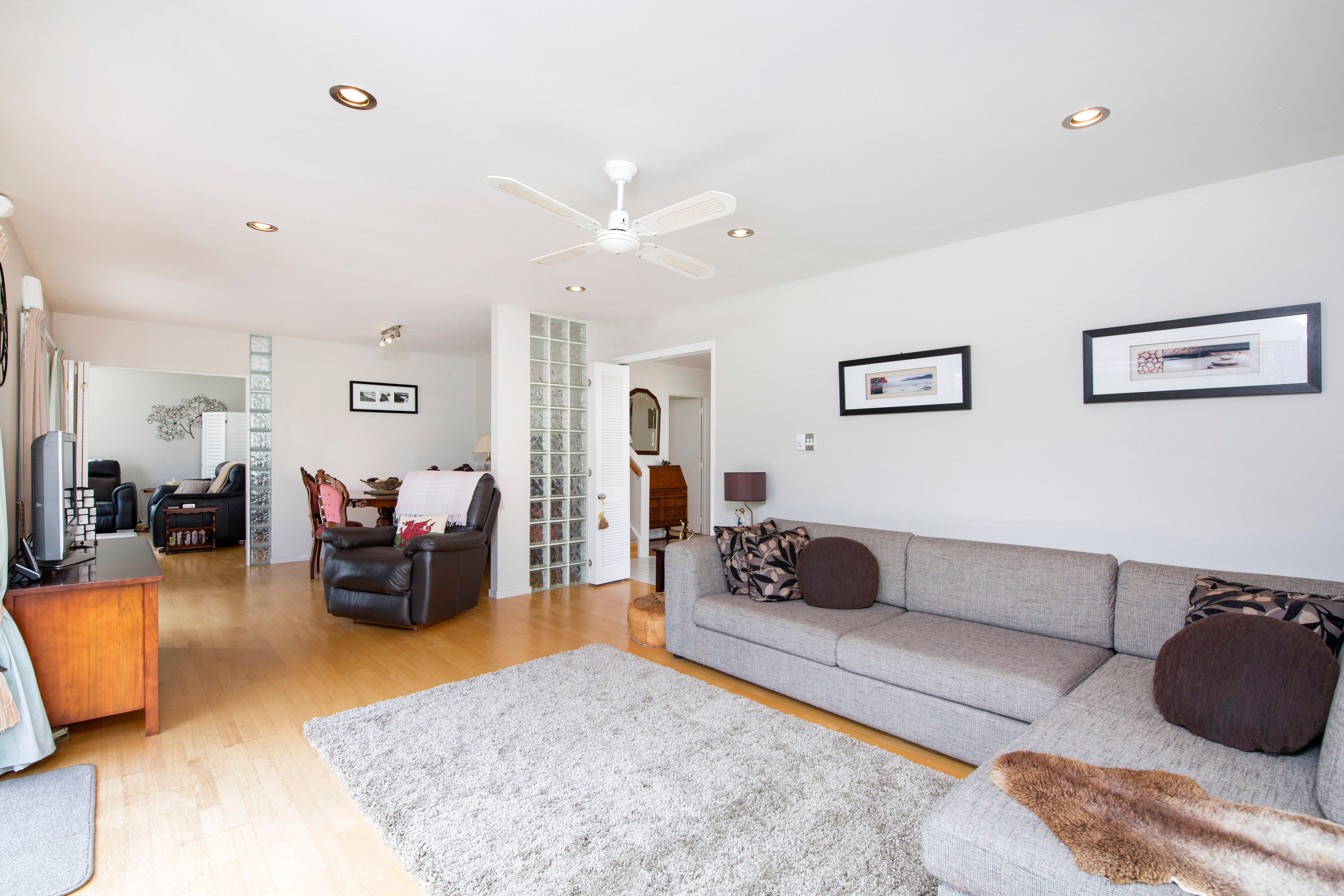 27 Bob Charles Drive, Golflands, Manukau City