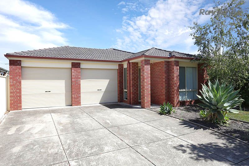 4 Beveridge Court, Point Cook VIC 3030