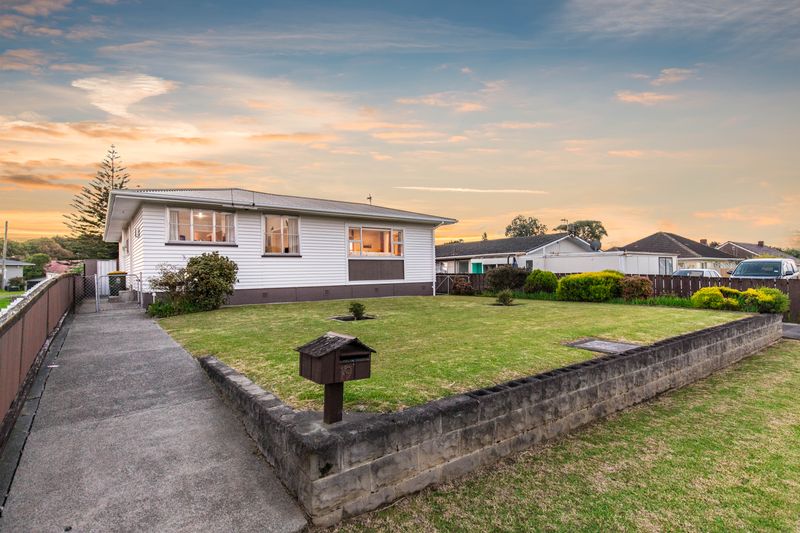 House 19 Jordan Road, Mangere, Manukau City