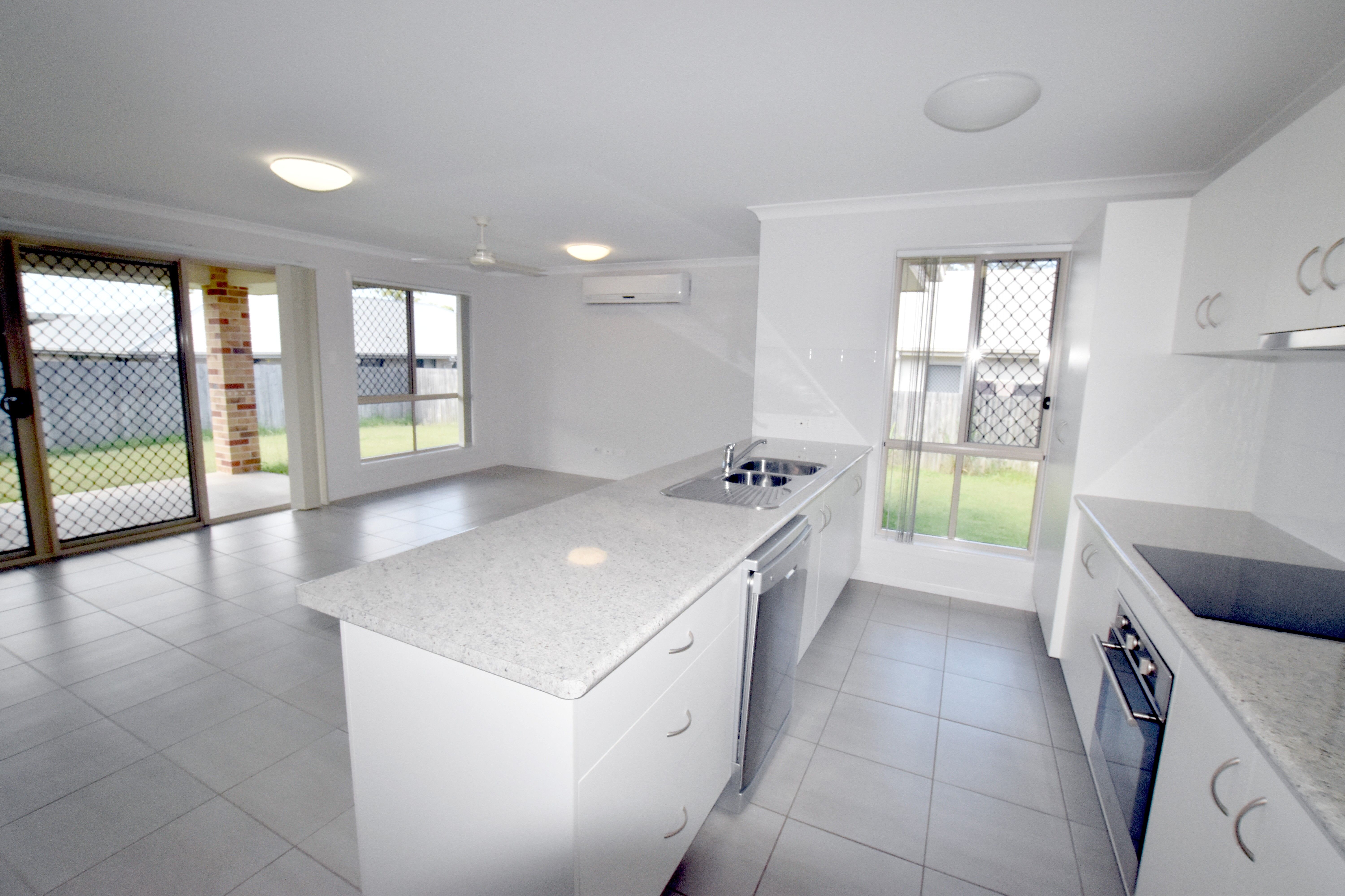 37 Iris Road, Kirkwood, QLD 4680