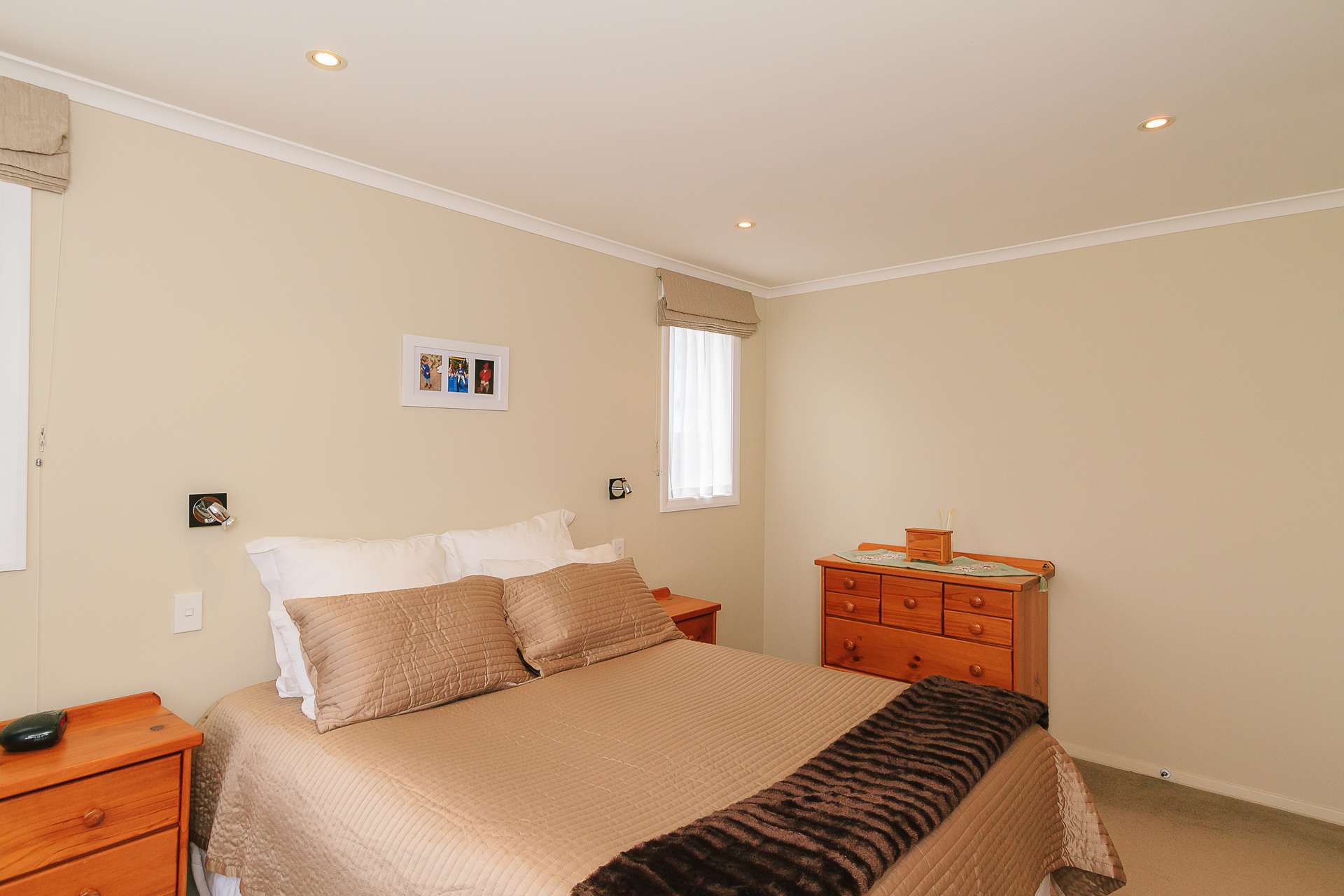 54 Golders Road photo 9