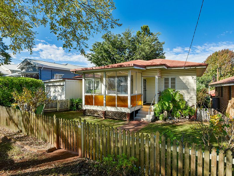 10 Collins Street, Mount Lofty QLD 4350