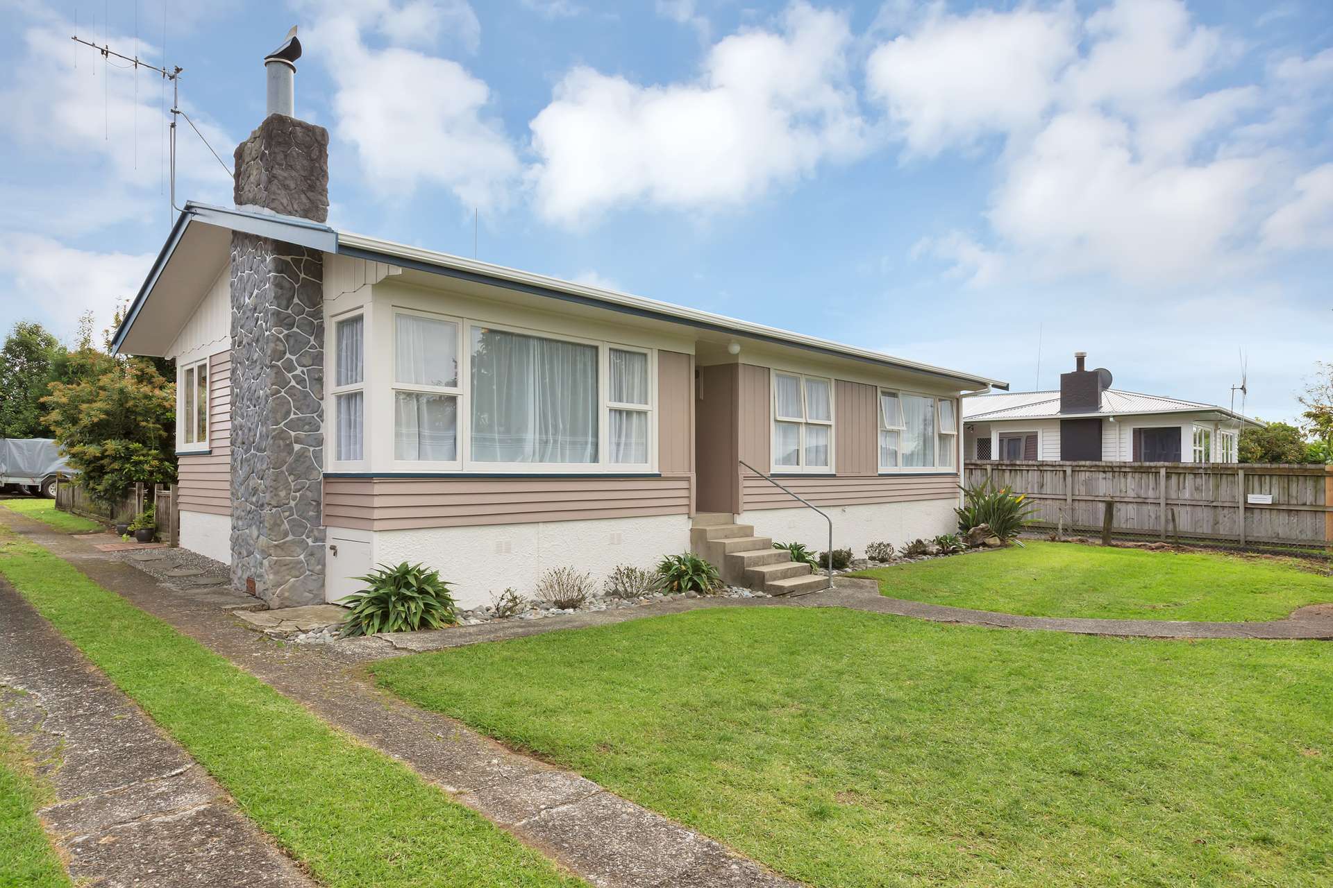 27 Otuhiwai Crescent photo 0