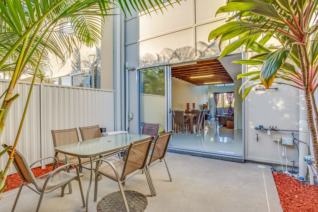47 South Bay Drive, Varsity Lakes, QLD 4227