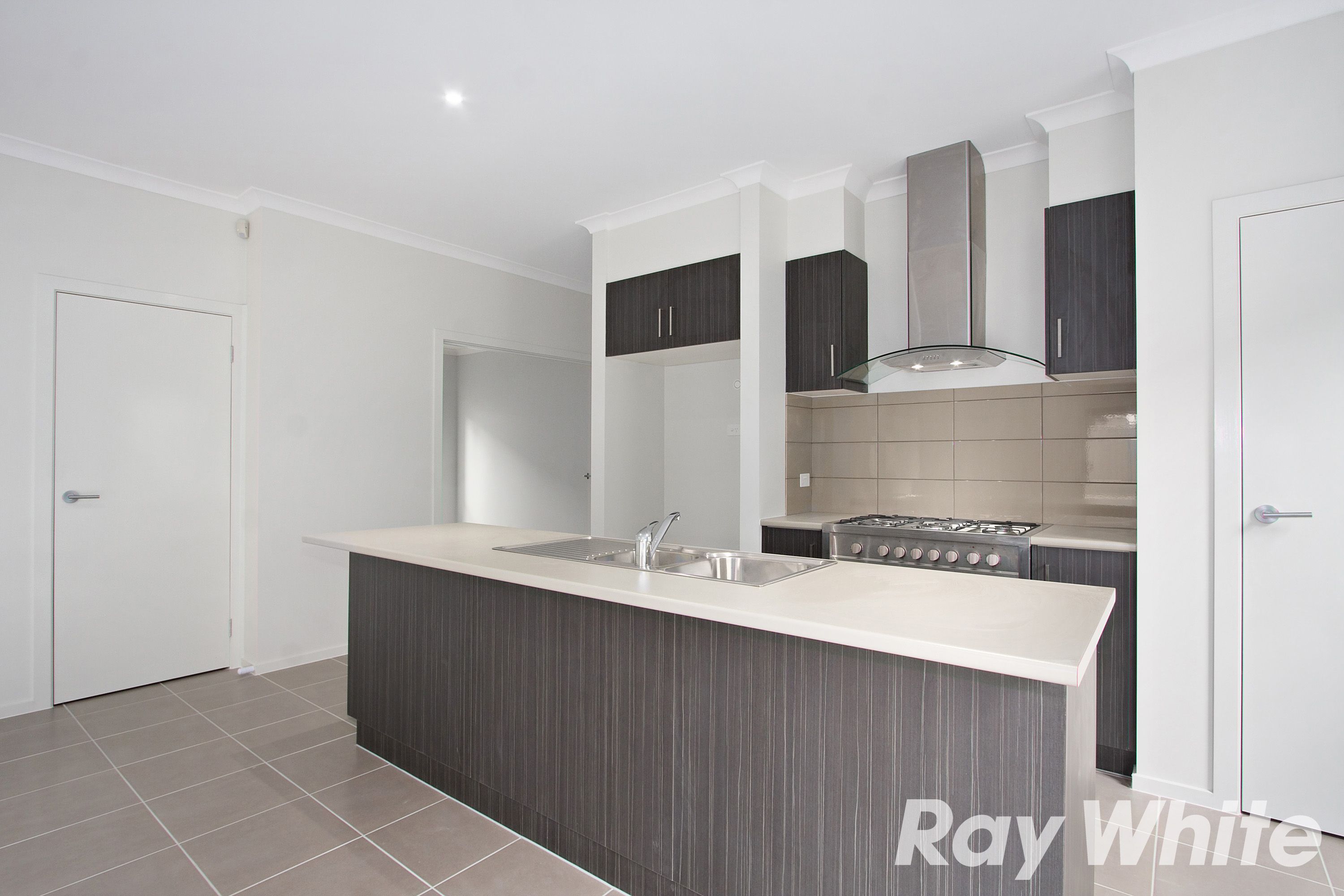 84 Dusseldorp Avenue, Pakenham, VIC 3810