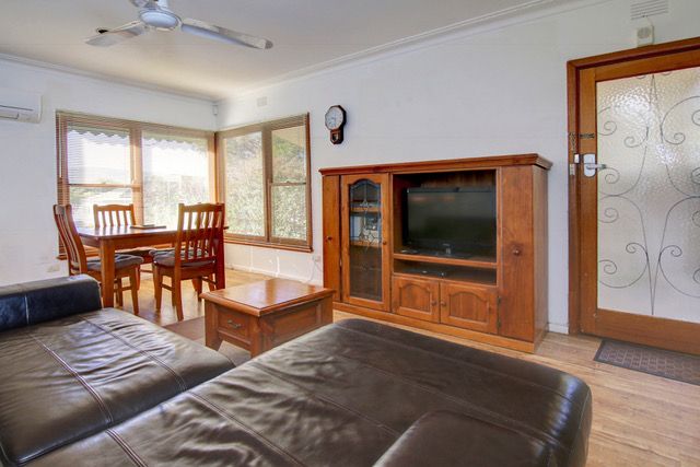 70 Ninth Avenue, Rosebud, VIC 3939