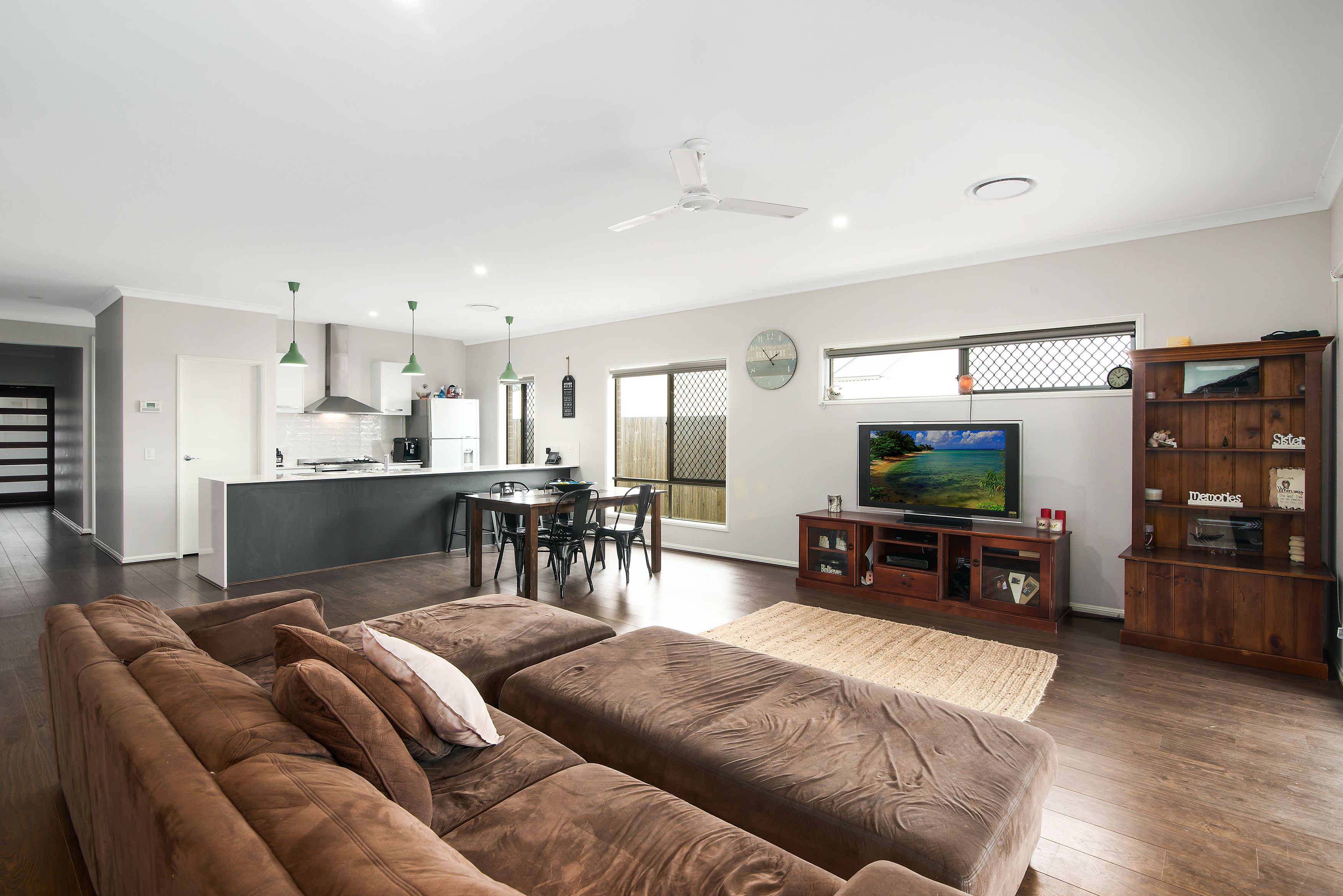 23 Sapphire Place, Elanora QLD 4221