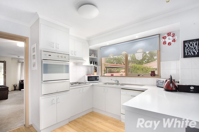 10 Gullquist Way, Pakenham, VIC 3810