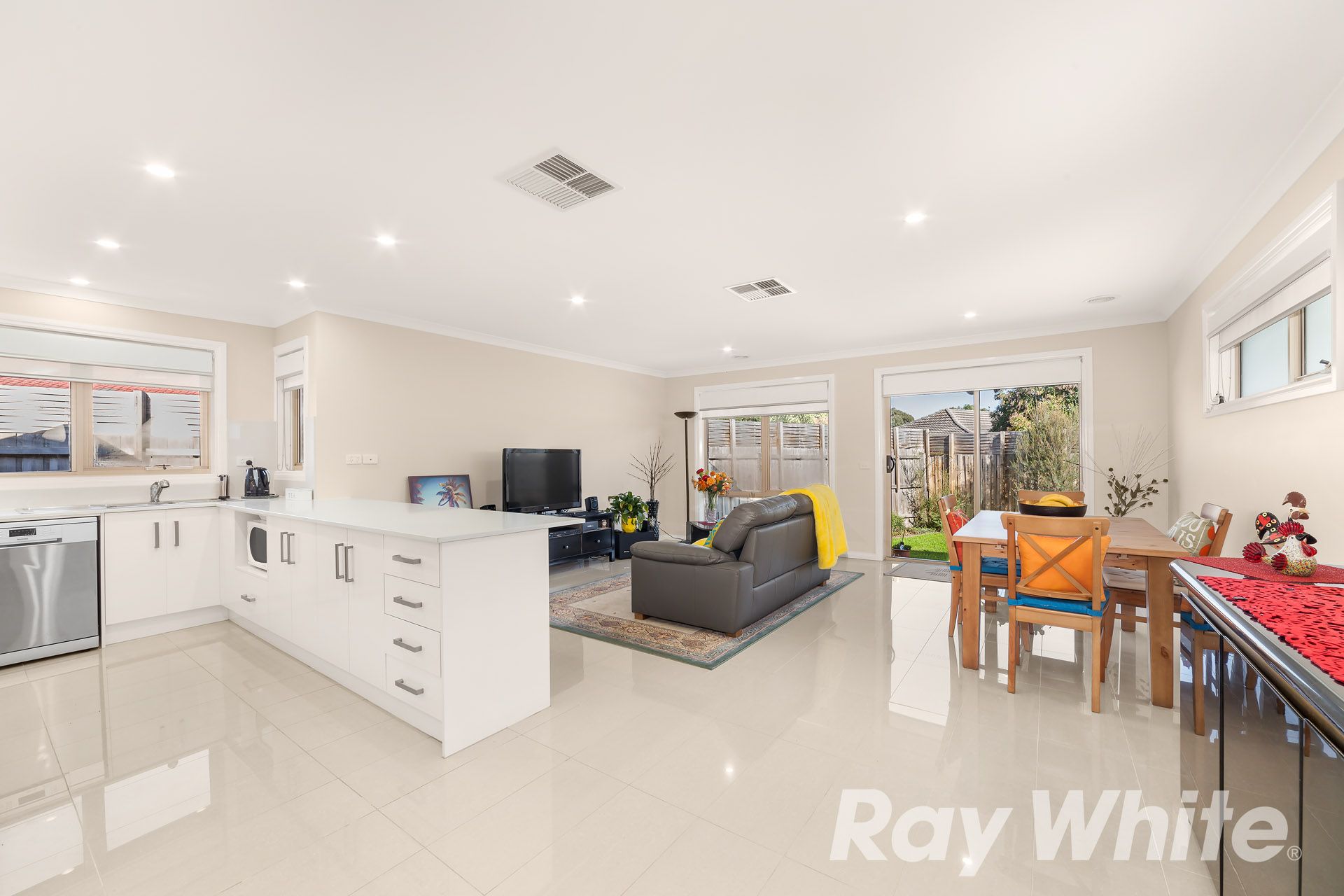 240 Dandelion Drive, Rowville, VIC 3178