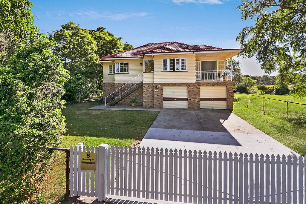 5 Sunbury Street, Buccan, QLD 4207