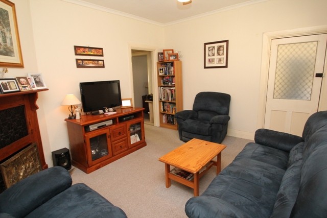 2 Warenda Road, Clare, SA 5453