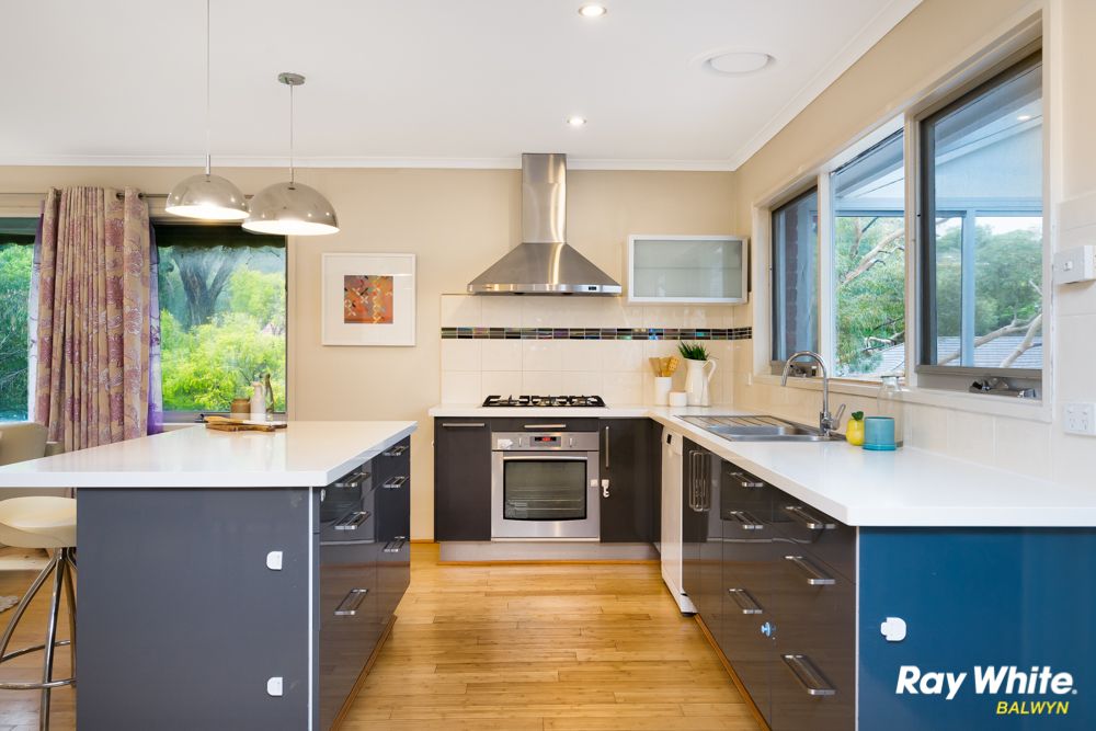 24 Long Valley Way, Doncaster East, VIC 3109