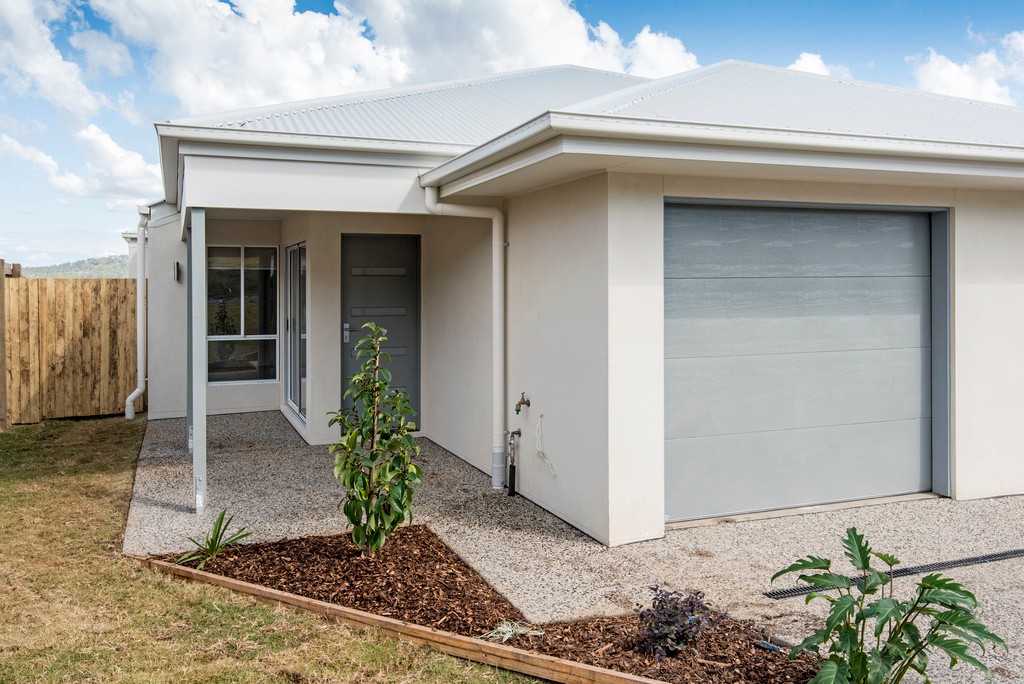 2/4 Ivy Court, Glenvale, QLD 4350