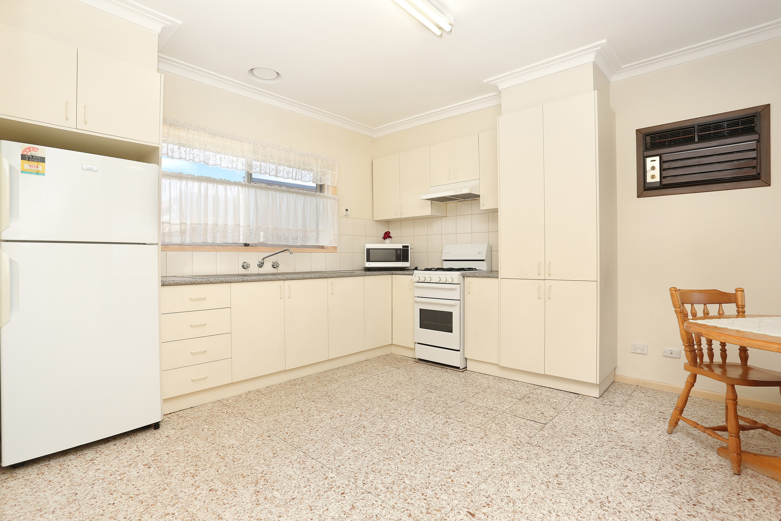28 Menzies Parade, Lalor, VIC 3075
