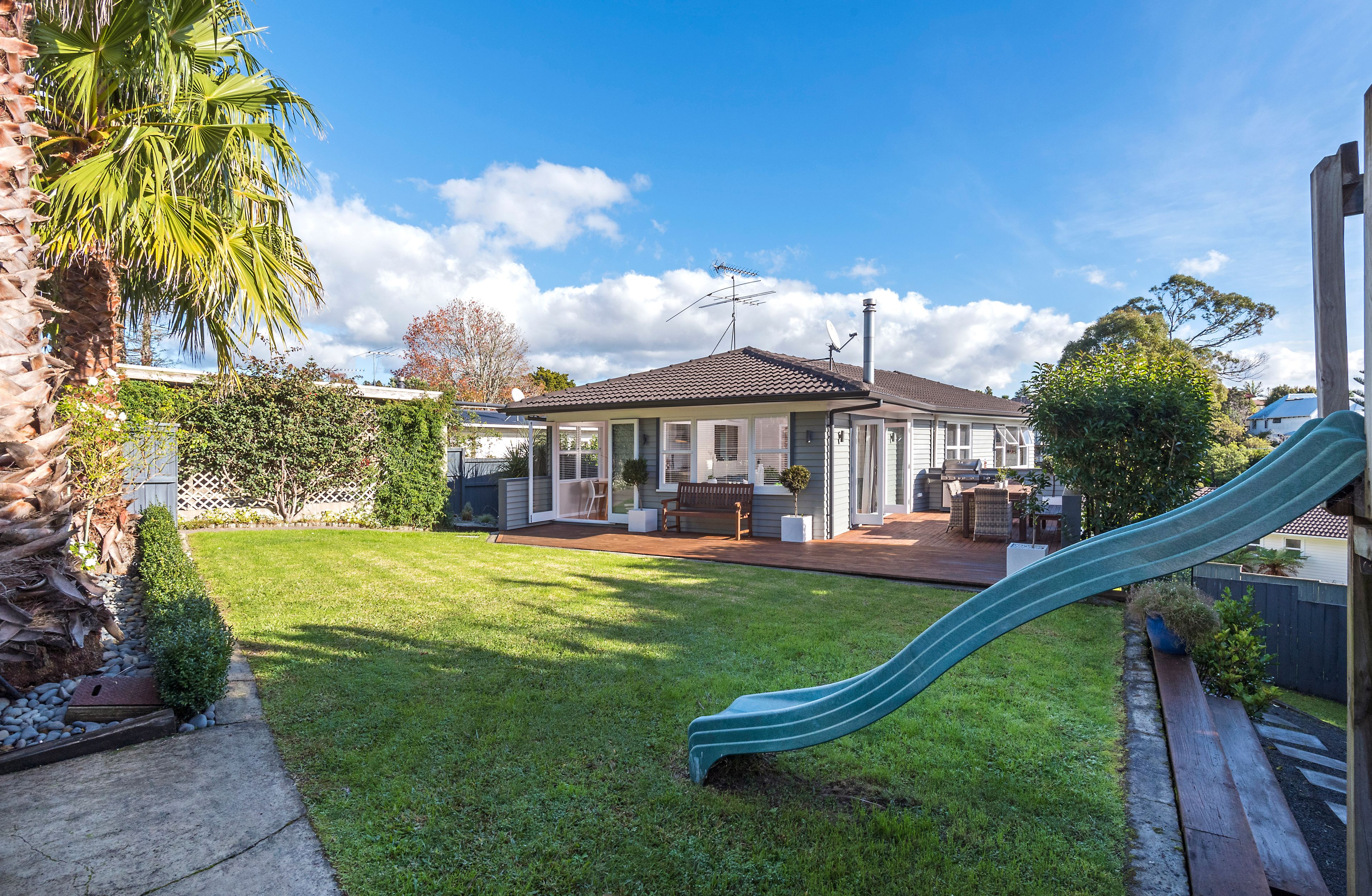 38 Robbies Road, Shelly Park, Manukau City