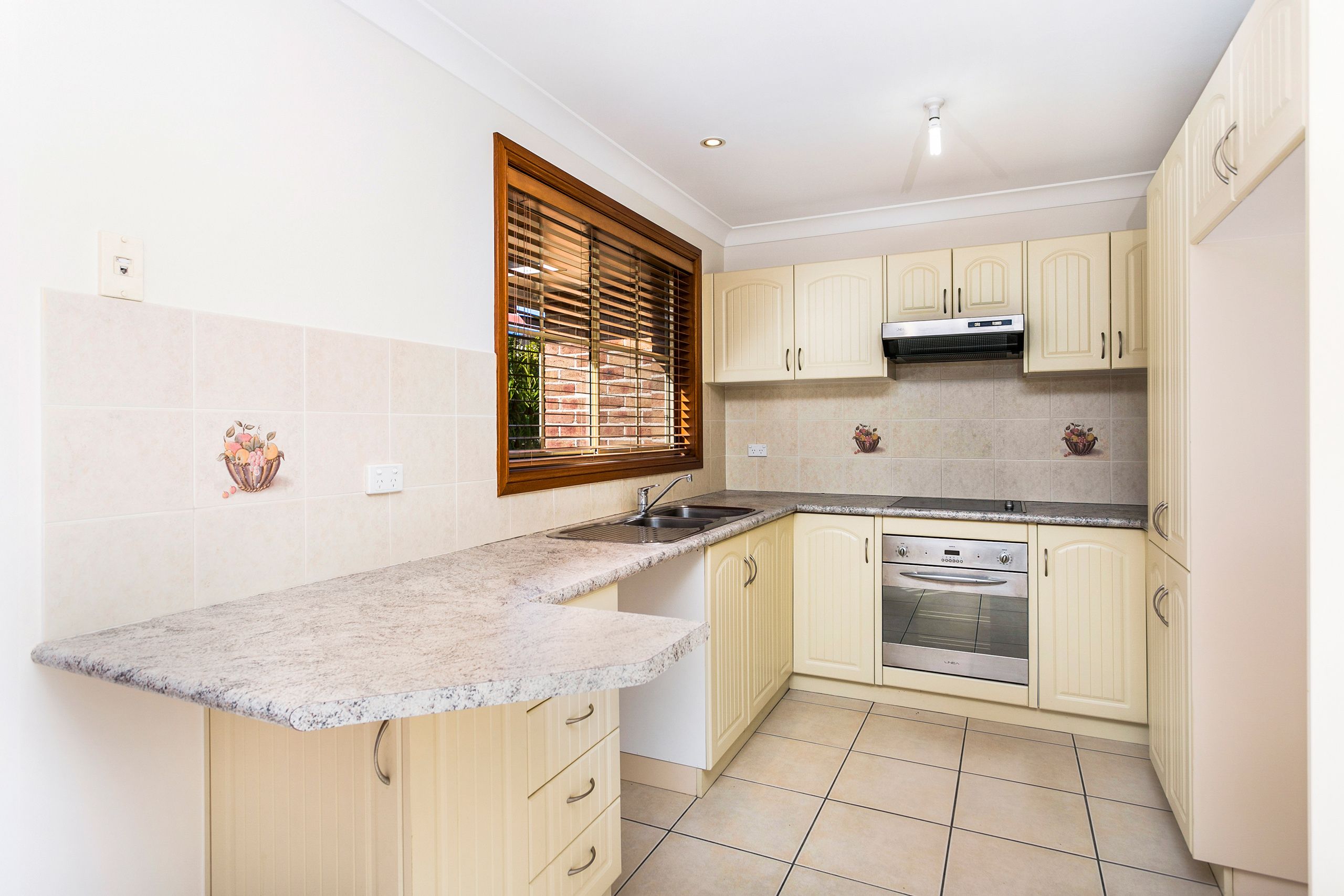 56 Kingston Street, Oak Flats, NSW 2529
