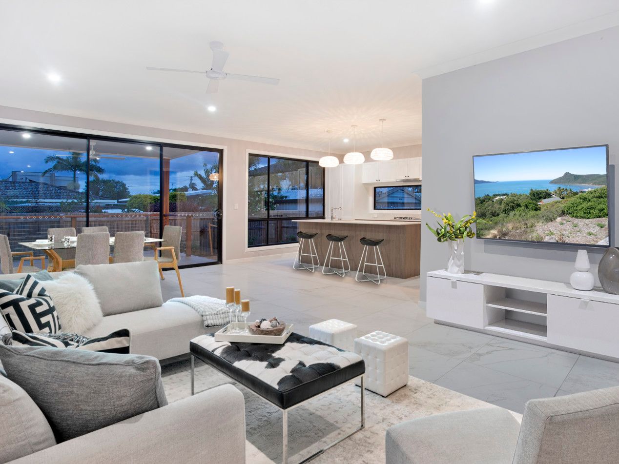 24 Abalone Avenue, PARADISE POINT QLD 4216