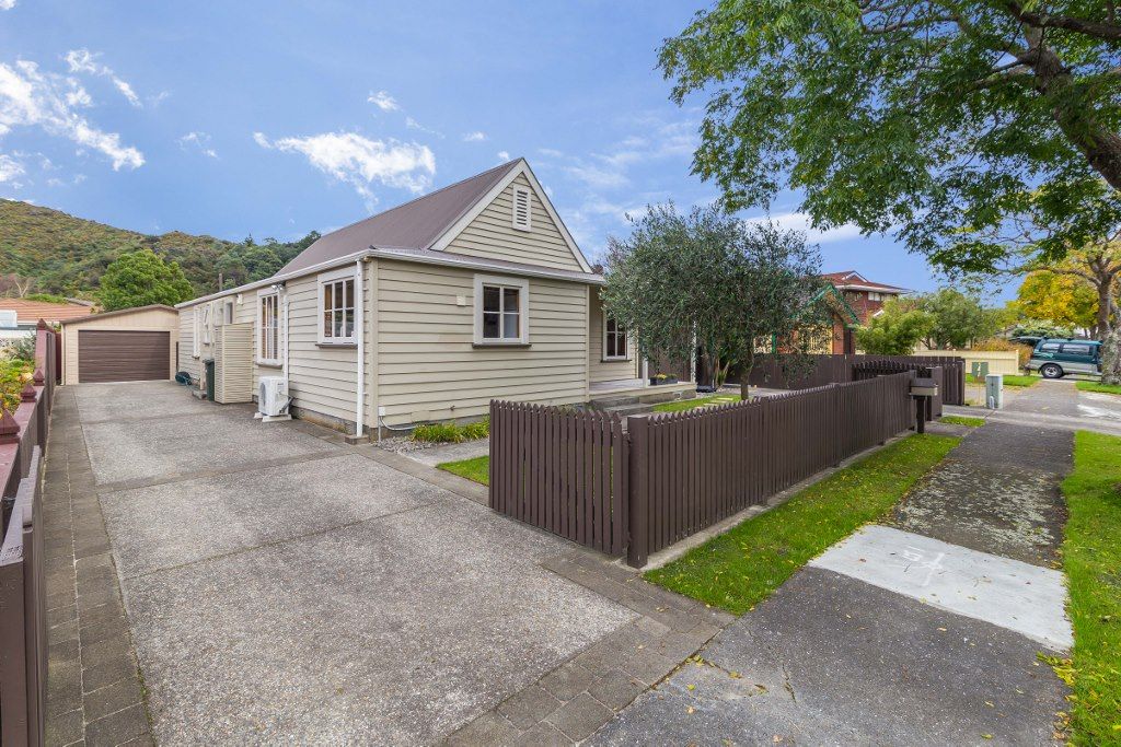 11 McEnroe Grove, Naenae, Lower Hutt City