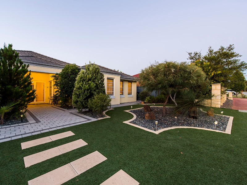 18 Flame Tree Loop, Baldivis, WA 6171