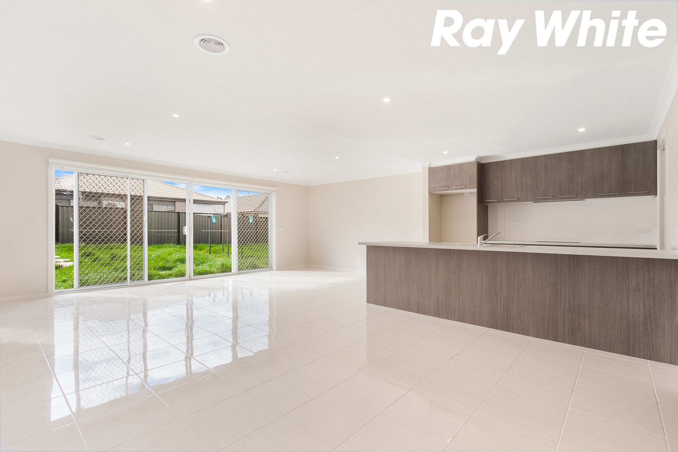 43 Havana Parade, Pakenham, VIC 3810