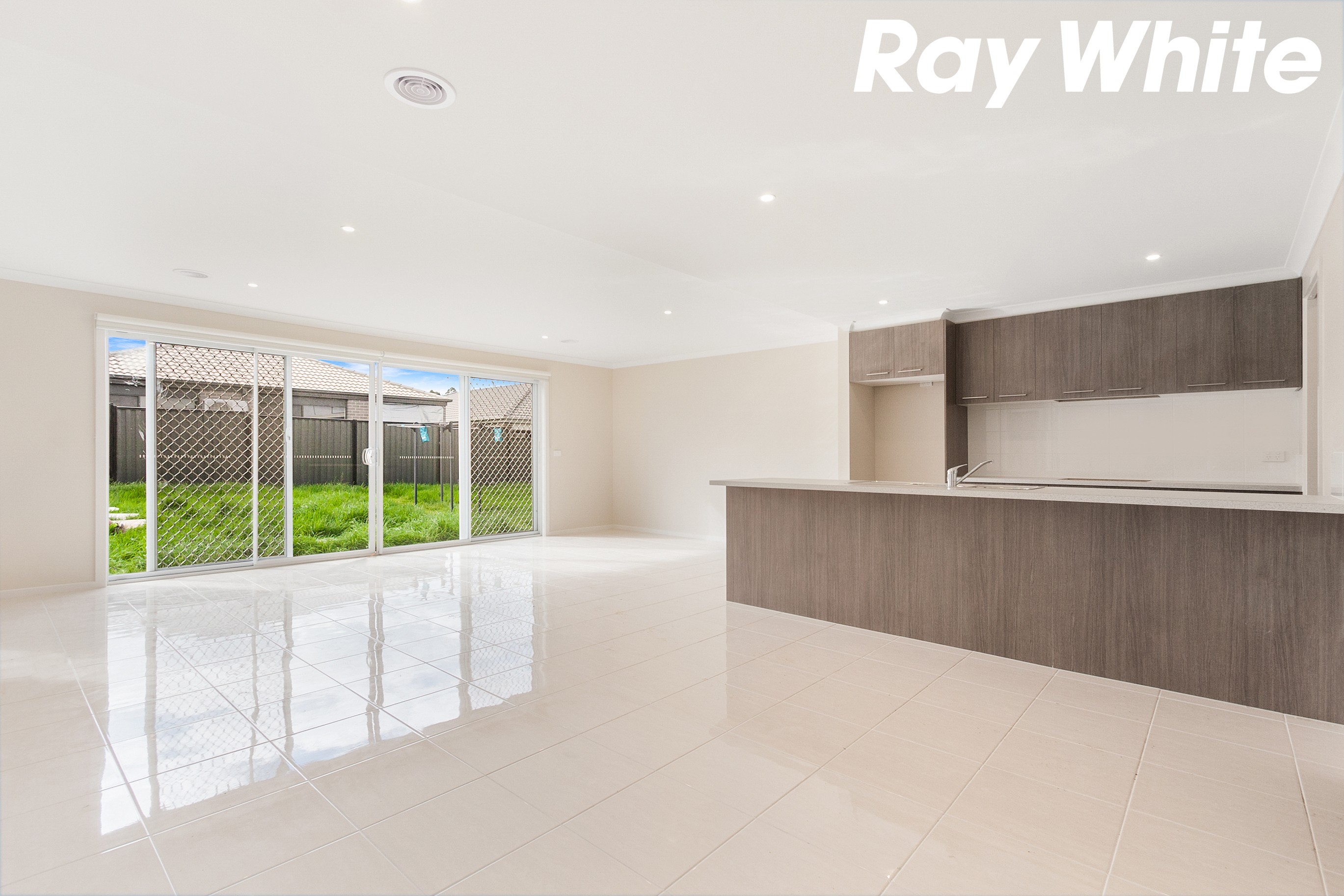 43 Havana Parade, Pakenham, VIC 3810