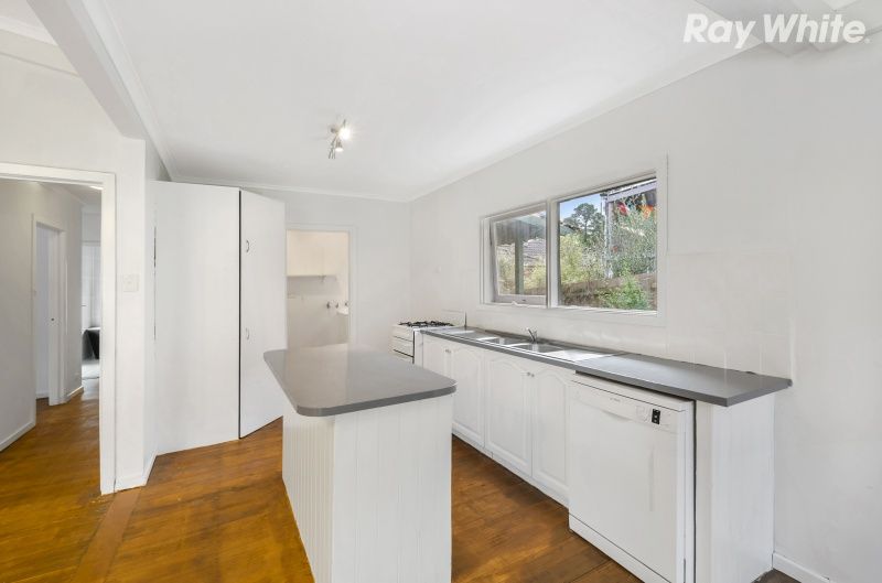 325 Forest Road, The Basin, VIC 3154