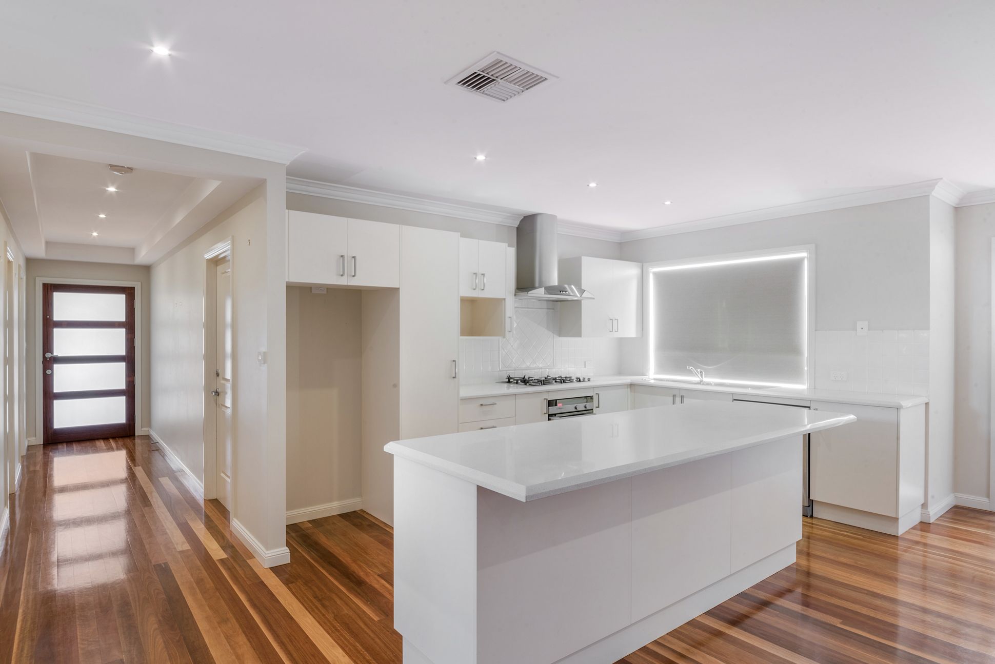 Elderslie, NSW 2570