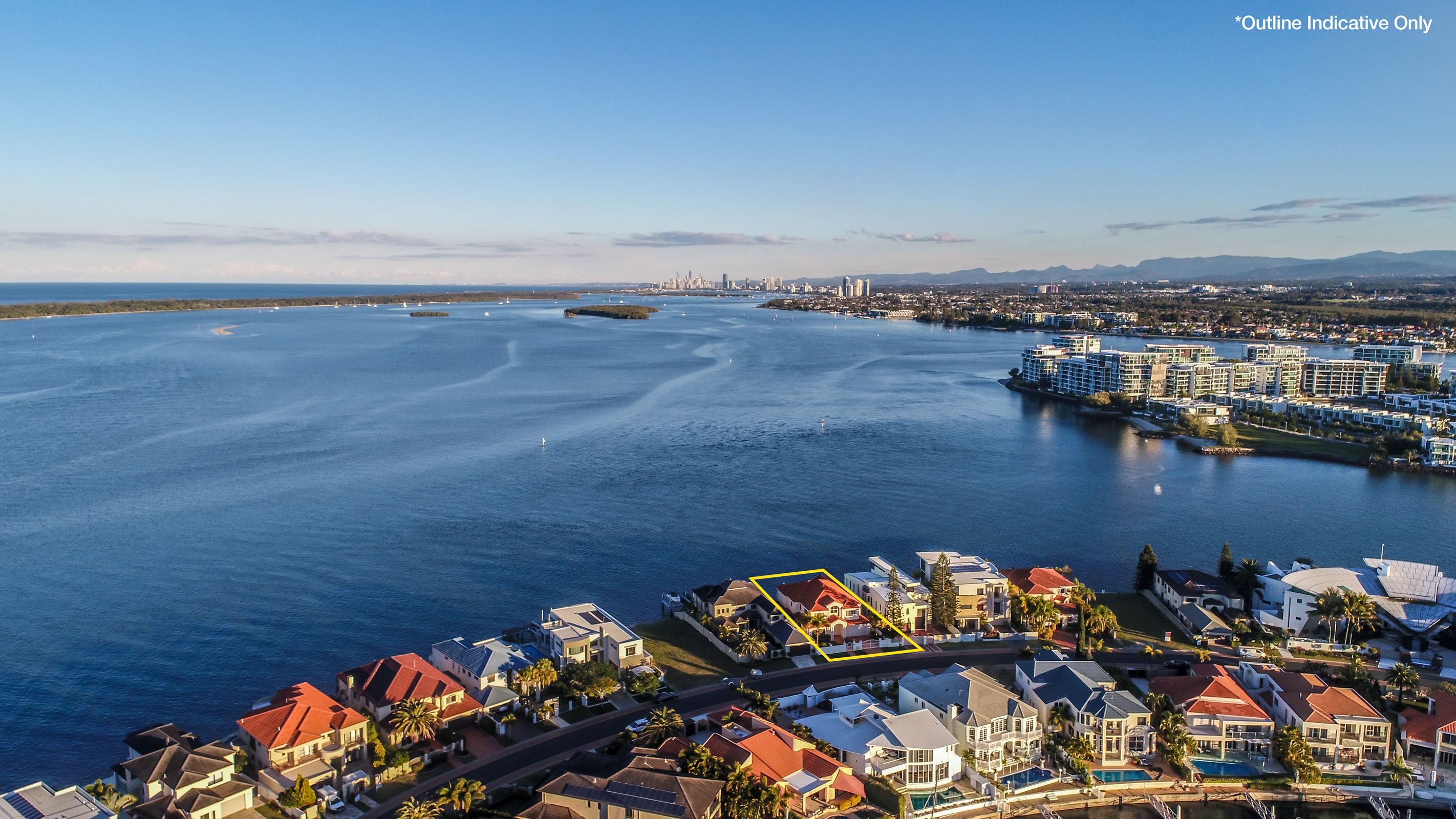 25 King Arthurs Court, Sovereign Islands QLD 4216