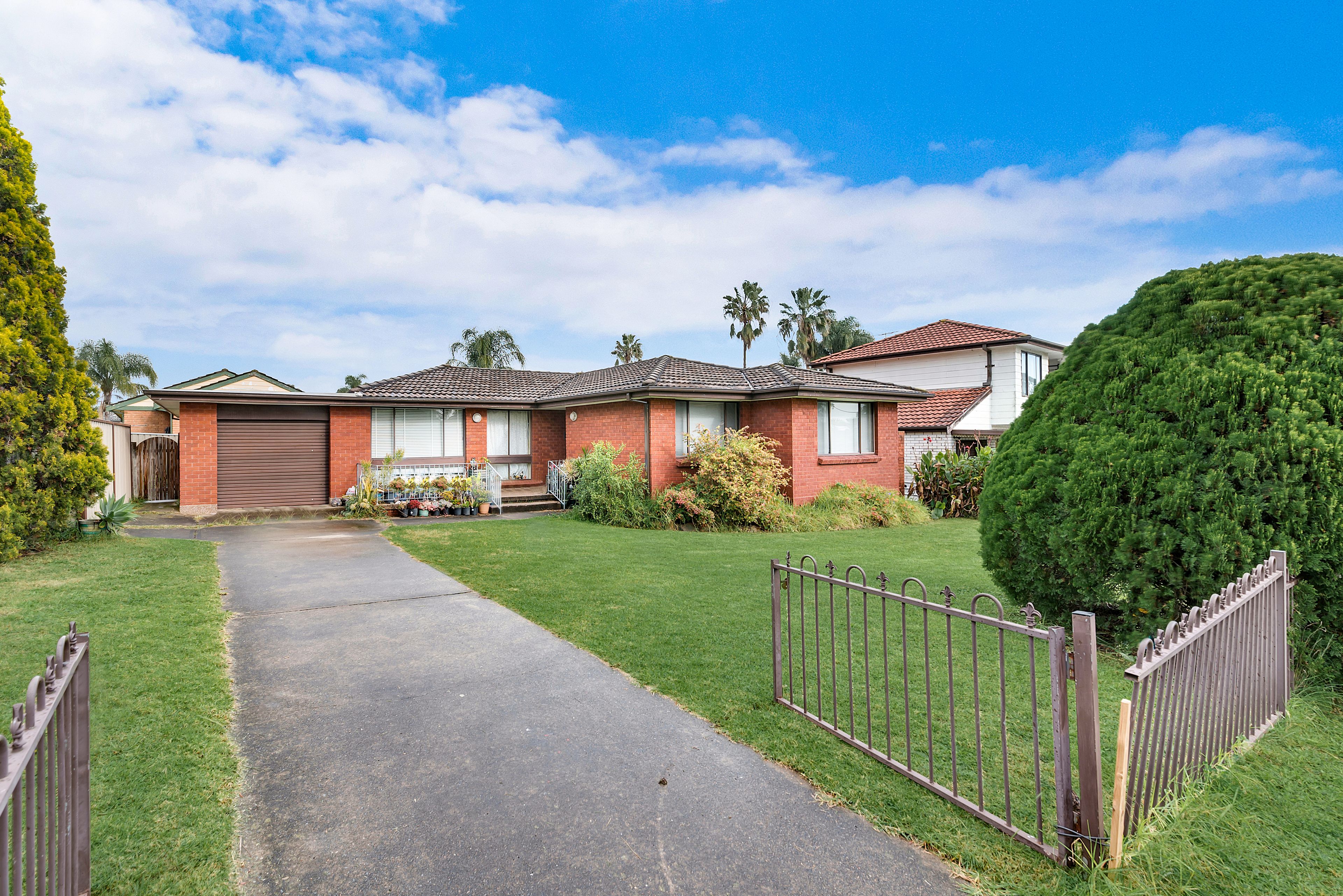 32 Clifford Crescent