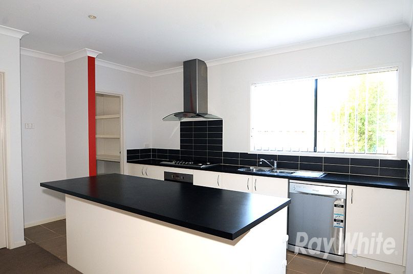 43 Gregson Grove, Lyndhurst, VIC 3975