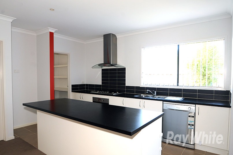 43 Gregson Grove, Lyndhurst, VIC 3975