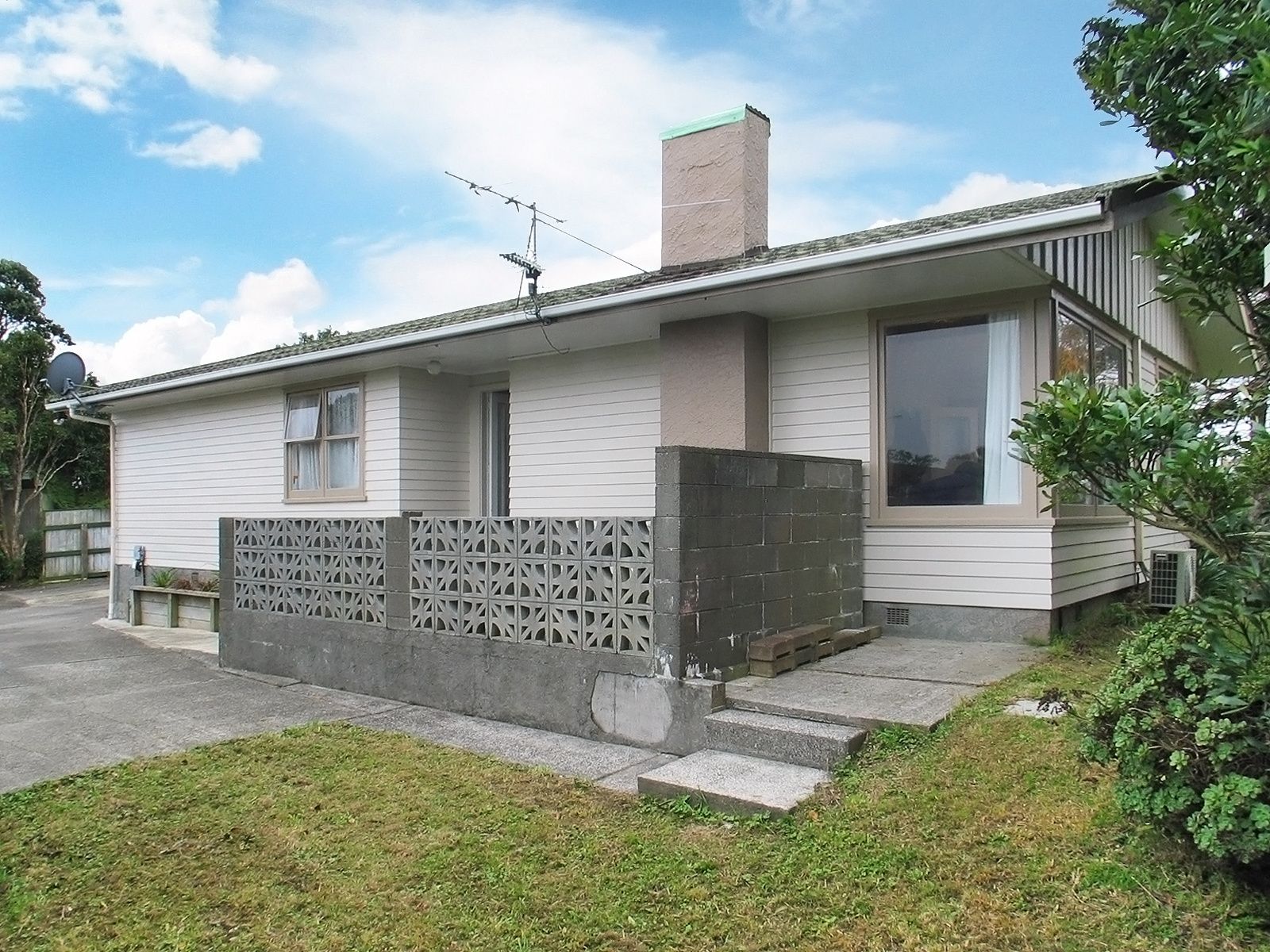 10 Loasby Crescent, Newlands, Wellington City