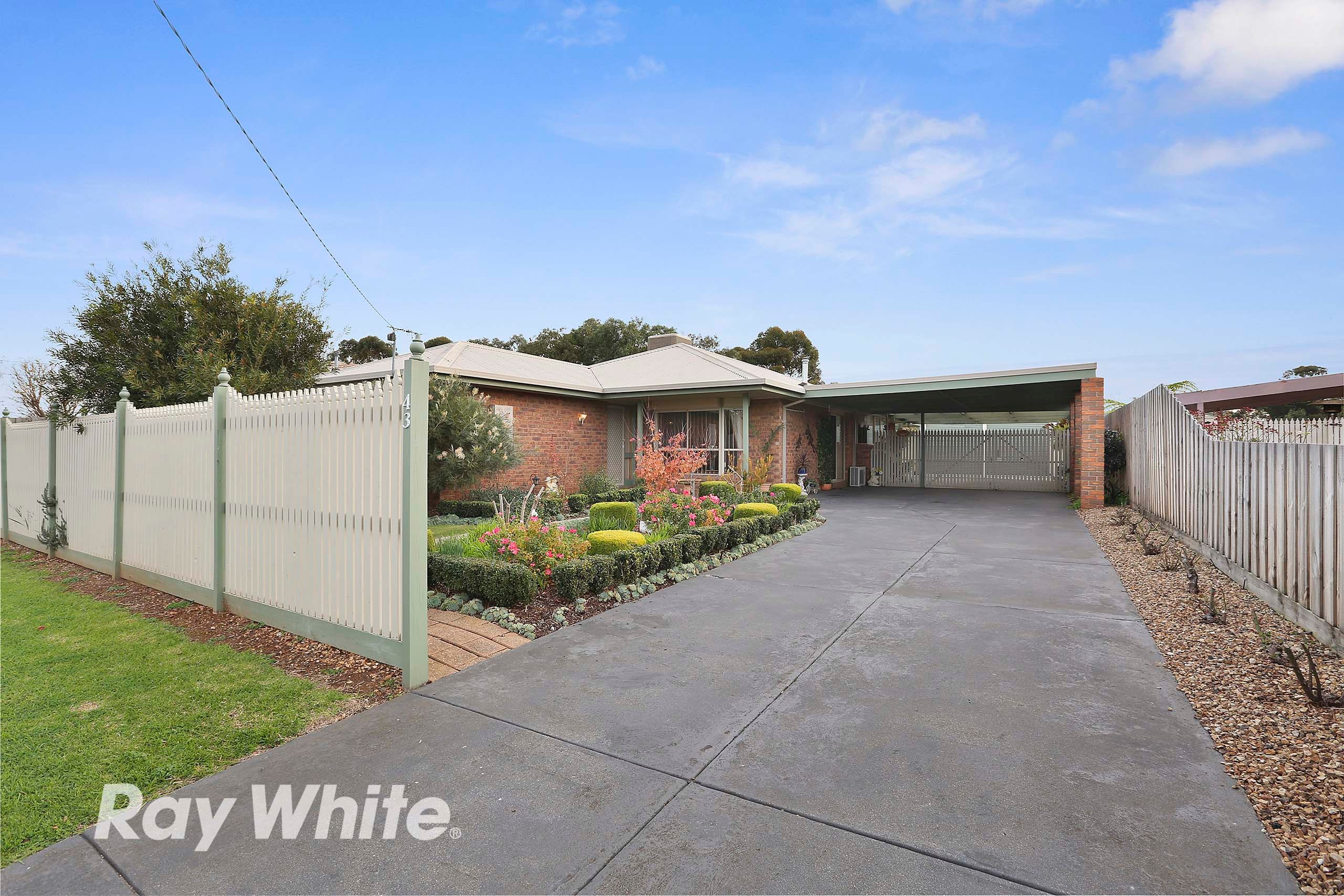 43 Cameron Crescent, Lara, VIC 3212