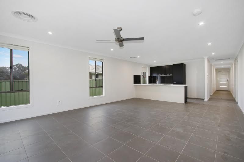 7 Macarthur Street, Macarthur Grove, HAMILTON VALLEY, NSW 2641