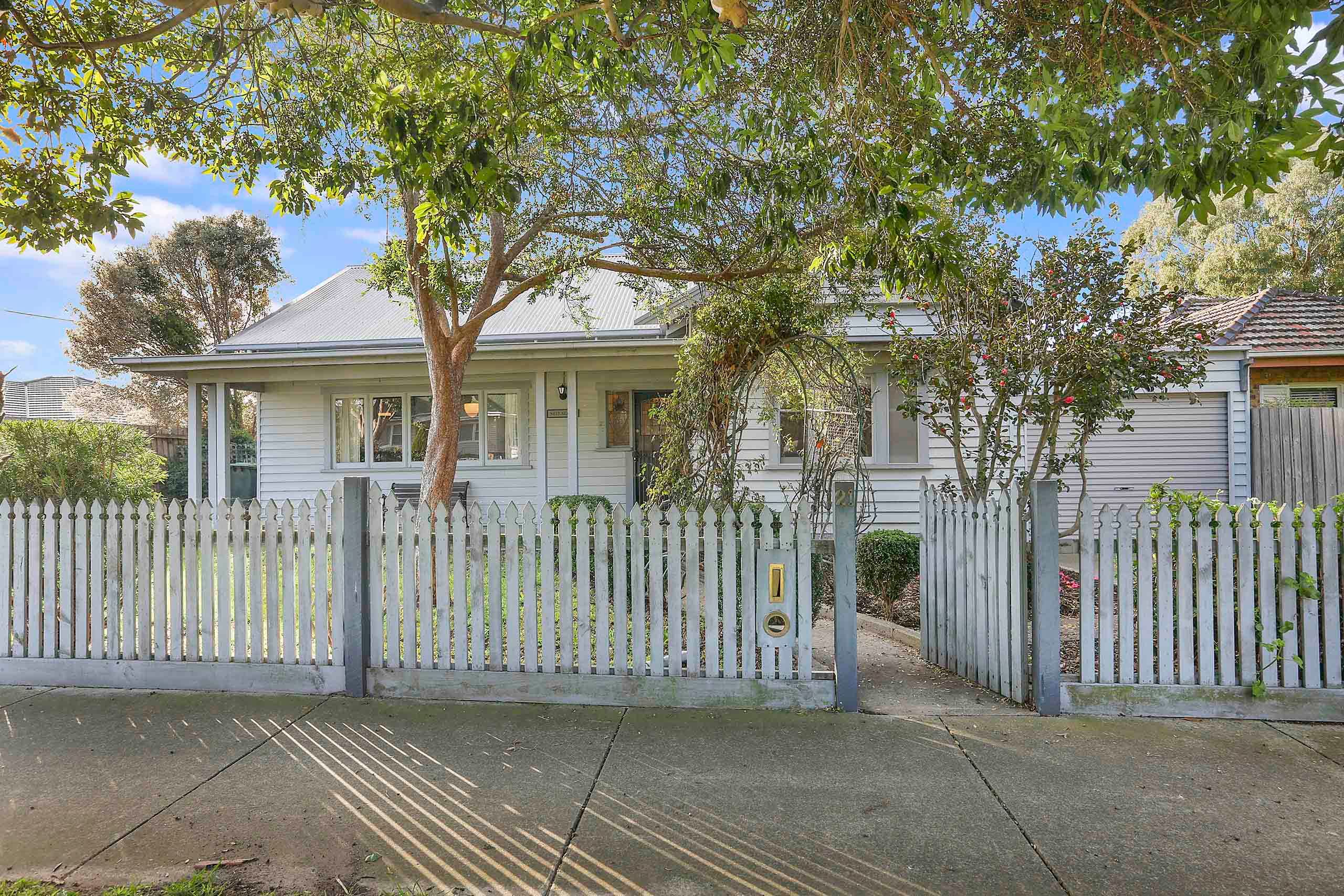 21 Logan Street, Hamlyn Heights, VIC 3215