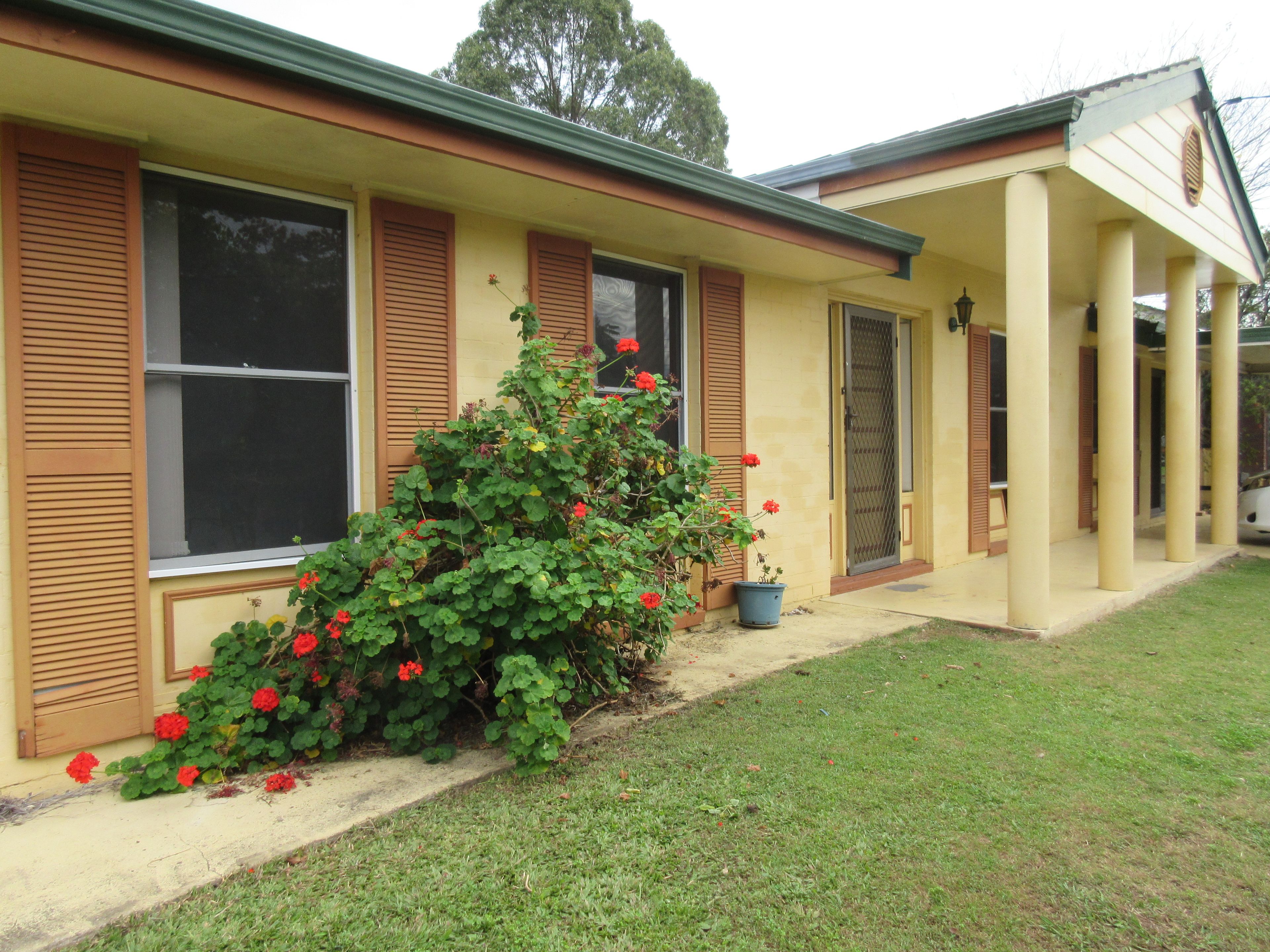 15 Milgate Street, Collingwood Park, QLD 4301