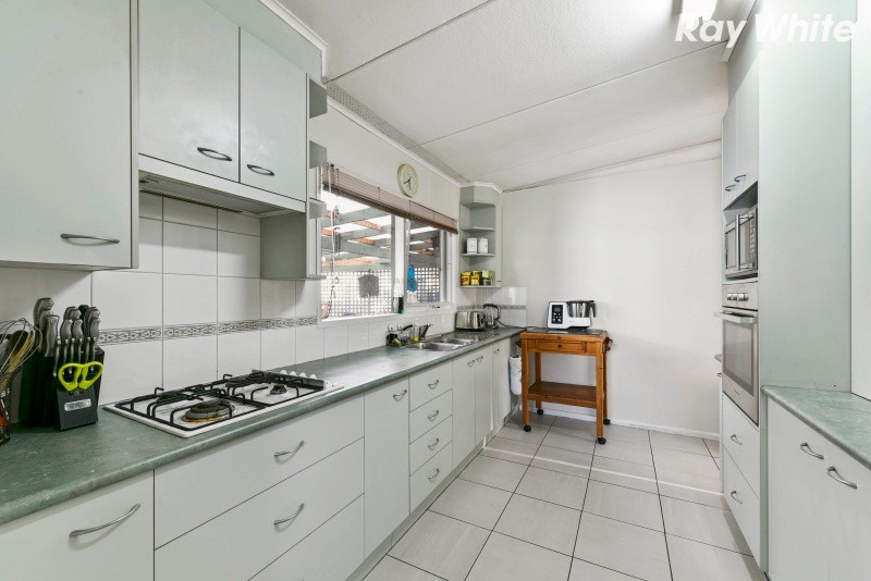 18 Park Boulevard, Ferntree Gully, VIC 3156