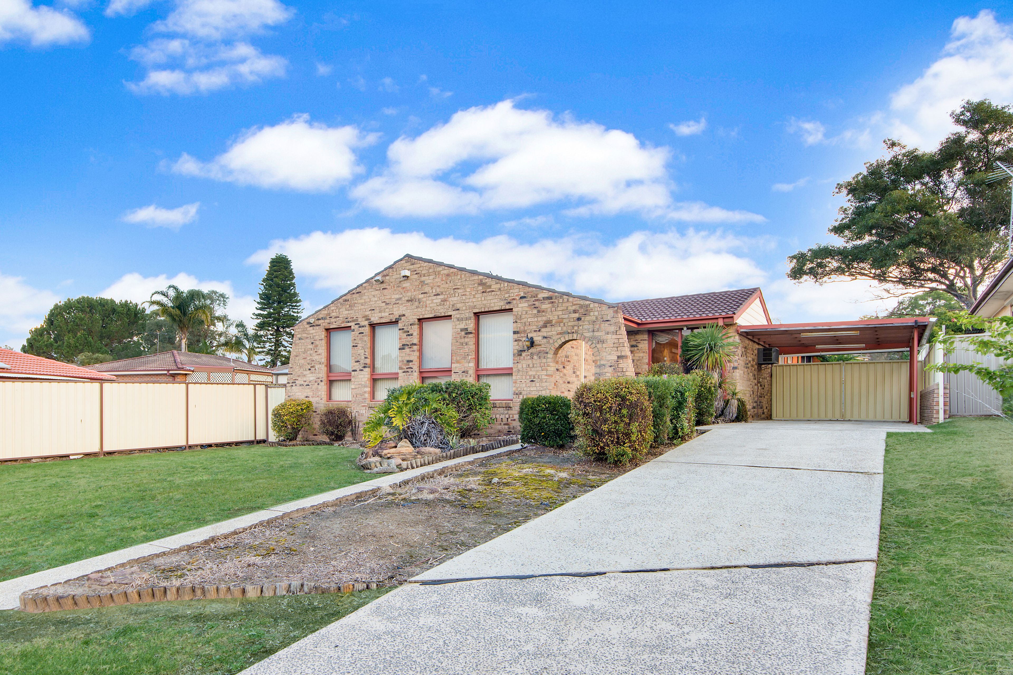 3 Gona Place, Glenfield, NSW 2167