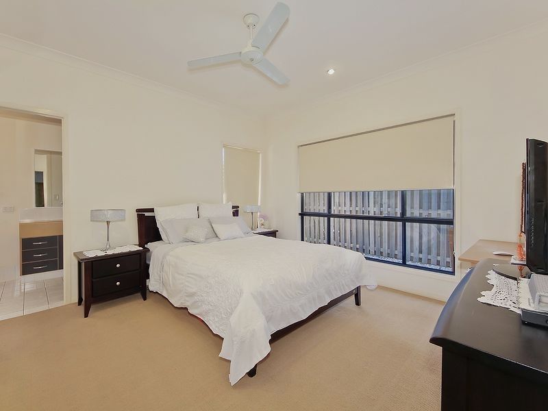 87 Bayswater Avenue, Varsity Lakes, QLD 4227