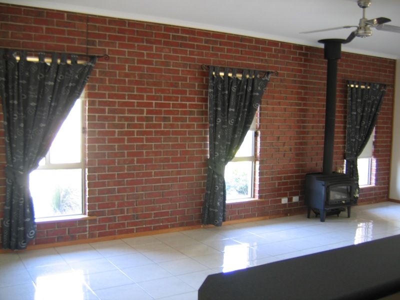 2a Stanley Place, Clare, SA 5453