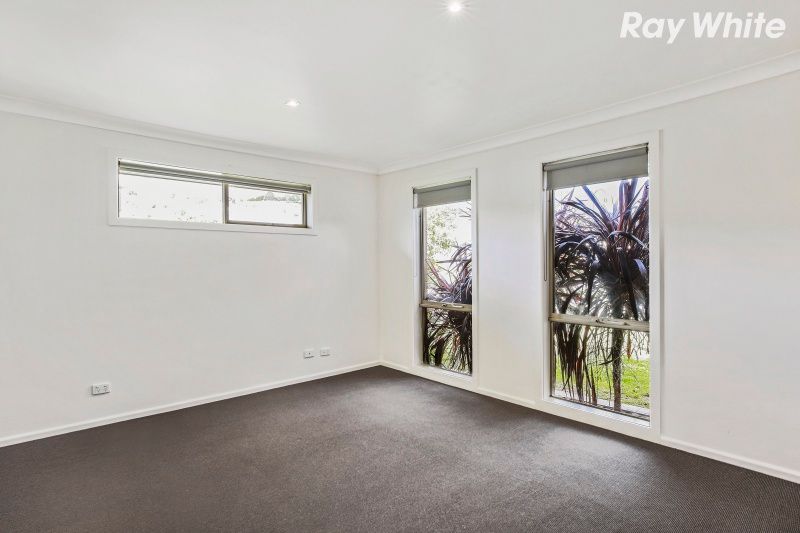 2 Chestnut Chase, Pakenham, VIC 3810