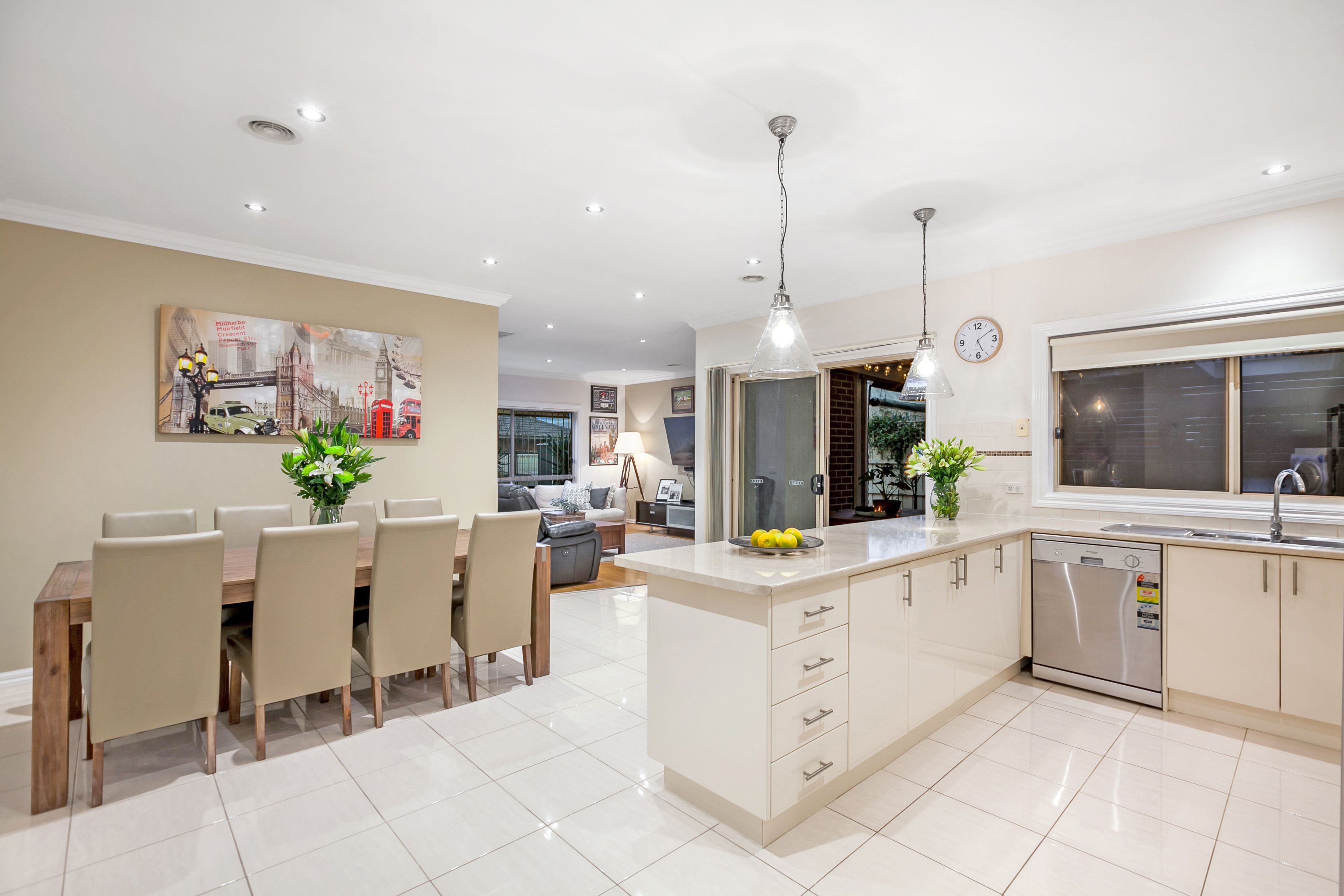 11 Benaroon Drive, Lalor, VIC 3075