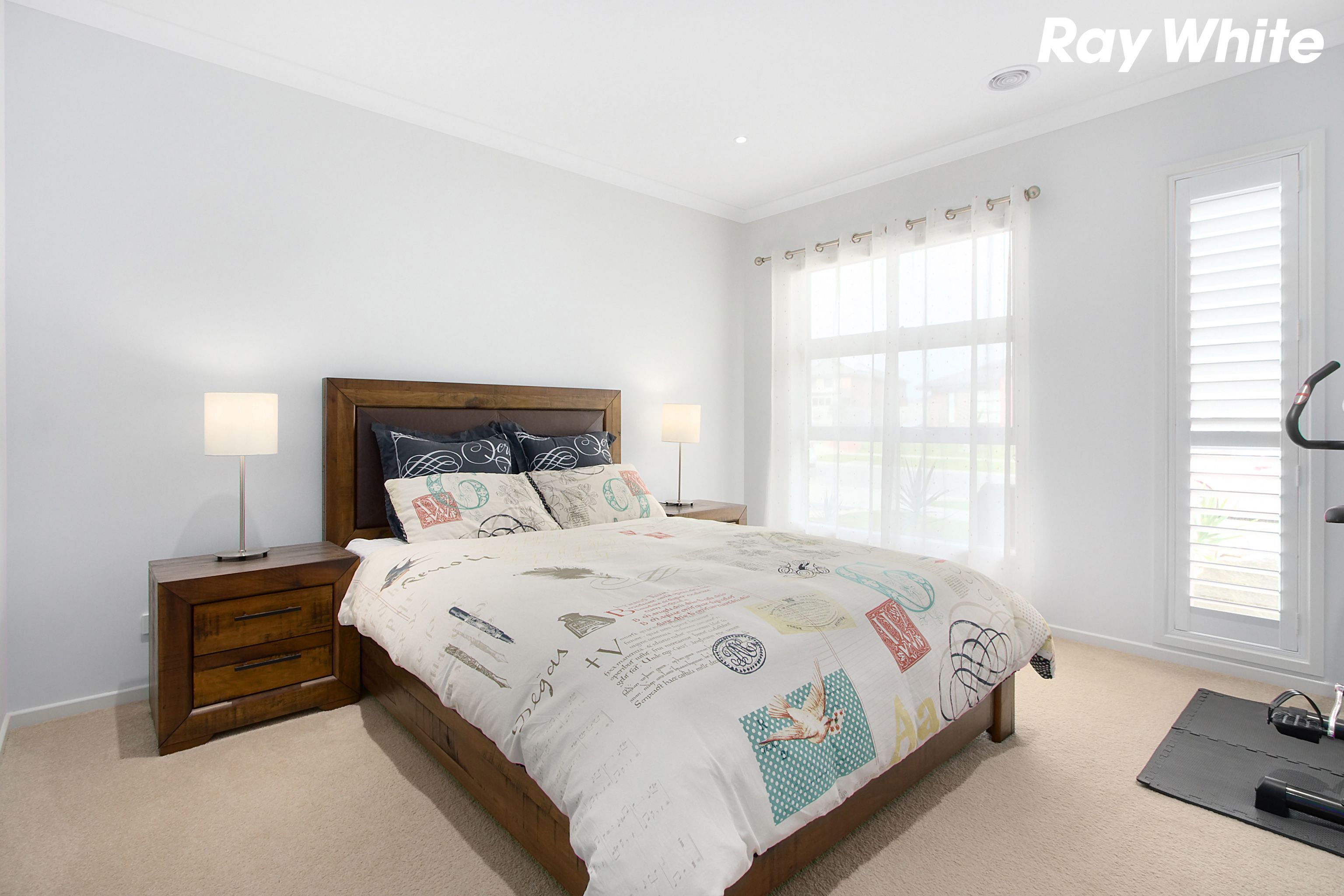 27 Dash Drive, Cranbourne East, VIC 3977