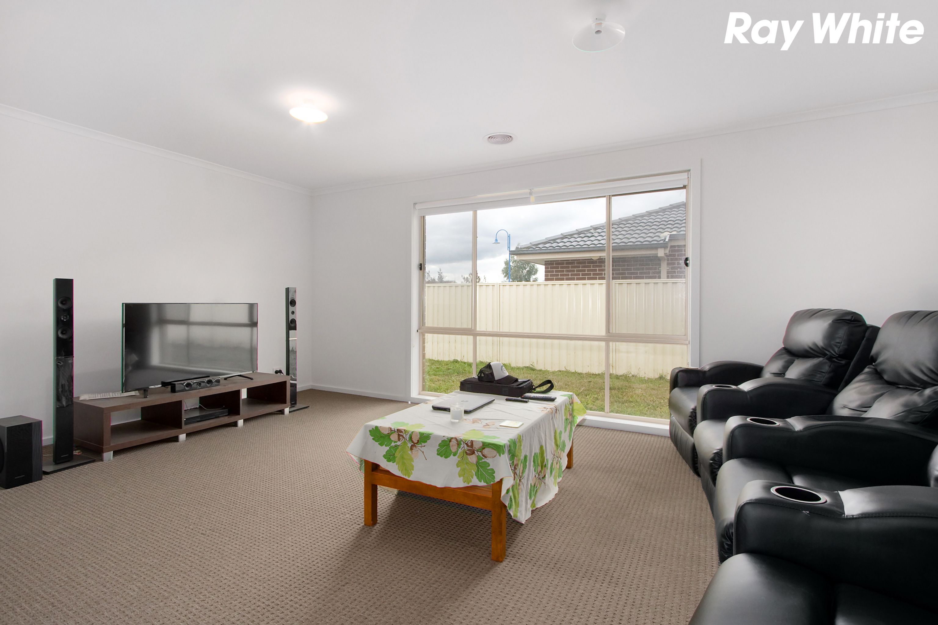 71 Blue Horizons Way, Pakenham, VIC 3810