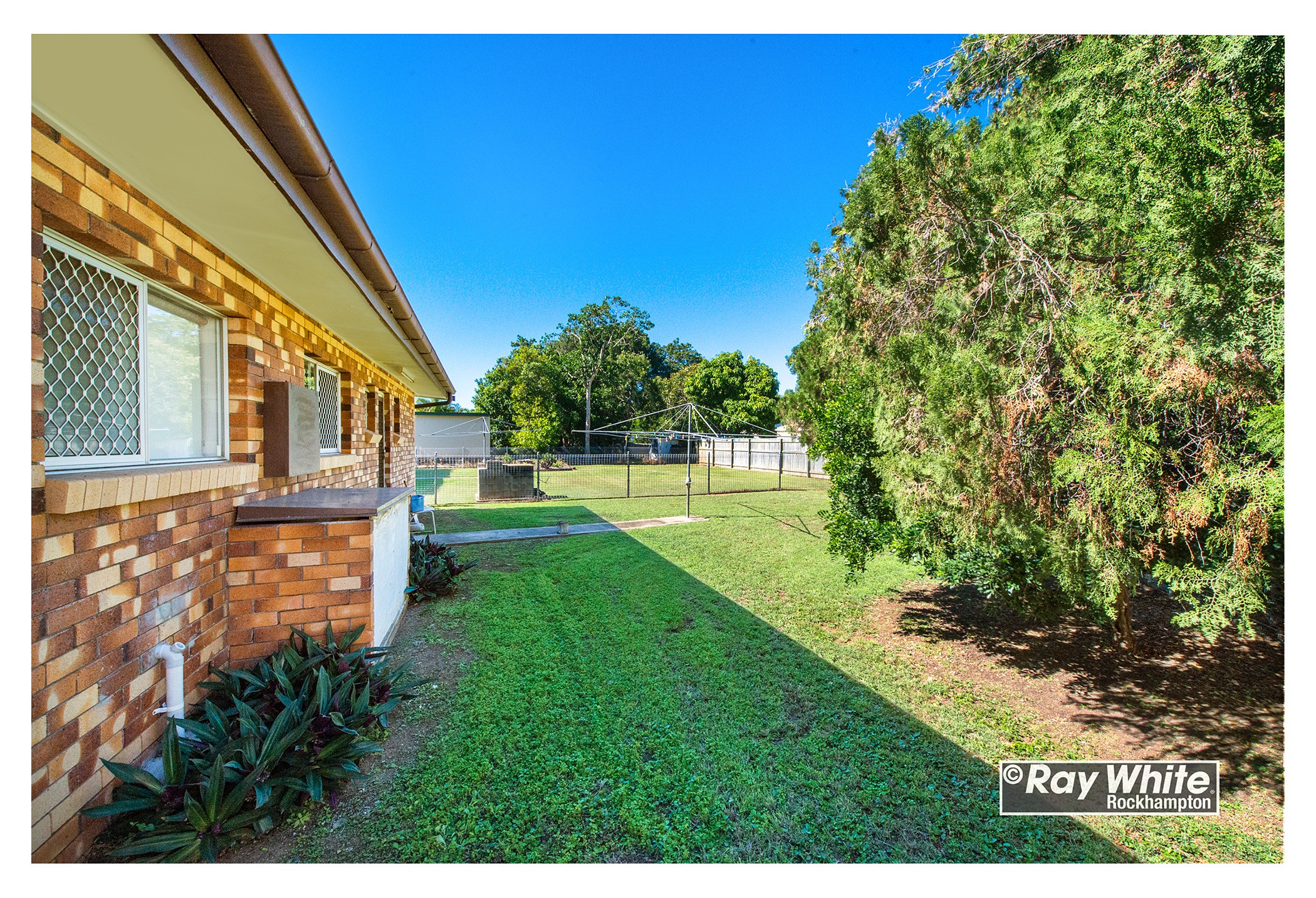 2/106 Hyde Street, Frenchville, QLD 4701