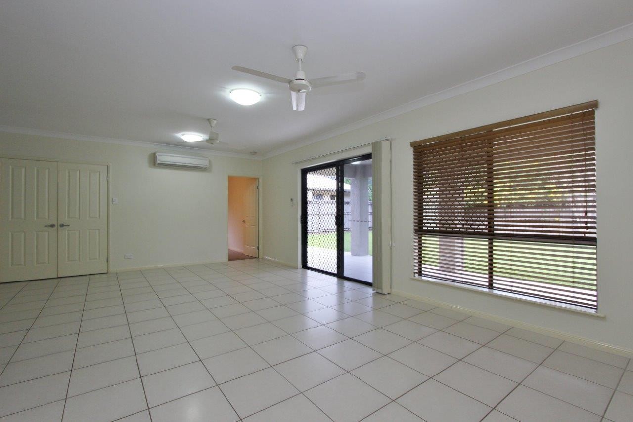 3 Chandra Close, Redlynch, QLD 4870